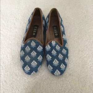 Zalo blue and white flats